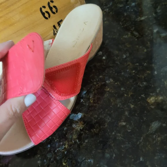 Vionic Woven Wedge Sandals - Picture 6 of 8